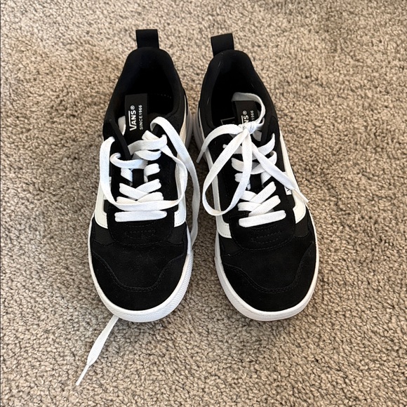 Vans Shoes - Vans women’s Classic Black and White Sneakers